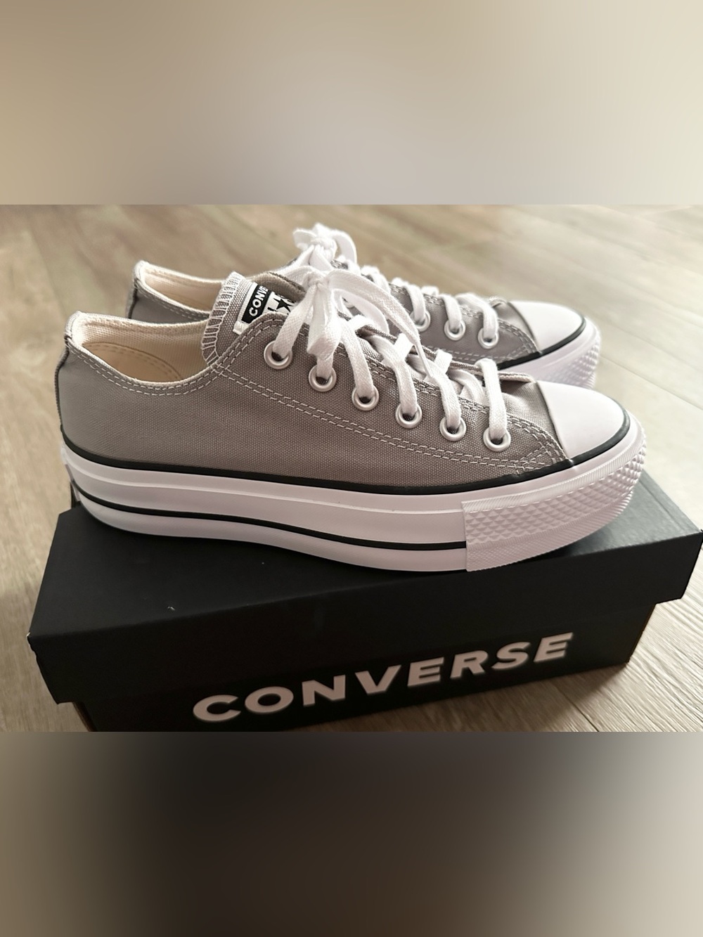 [CONVERSE] NWT Low Top Stacked Platform Sneakers in Grey/White (6.5)